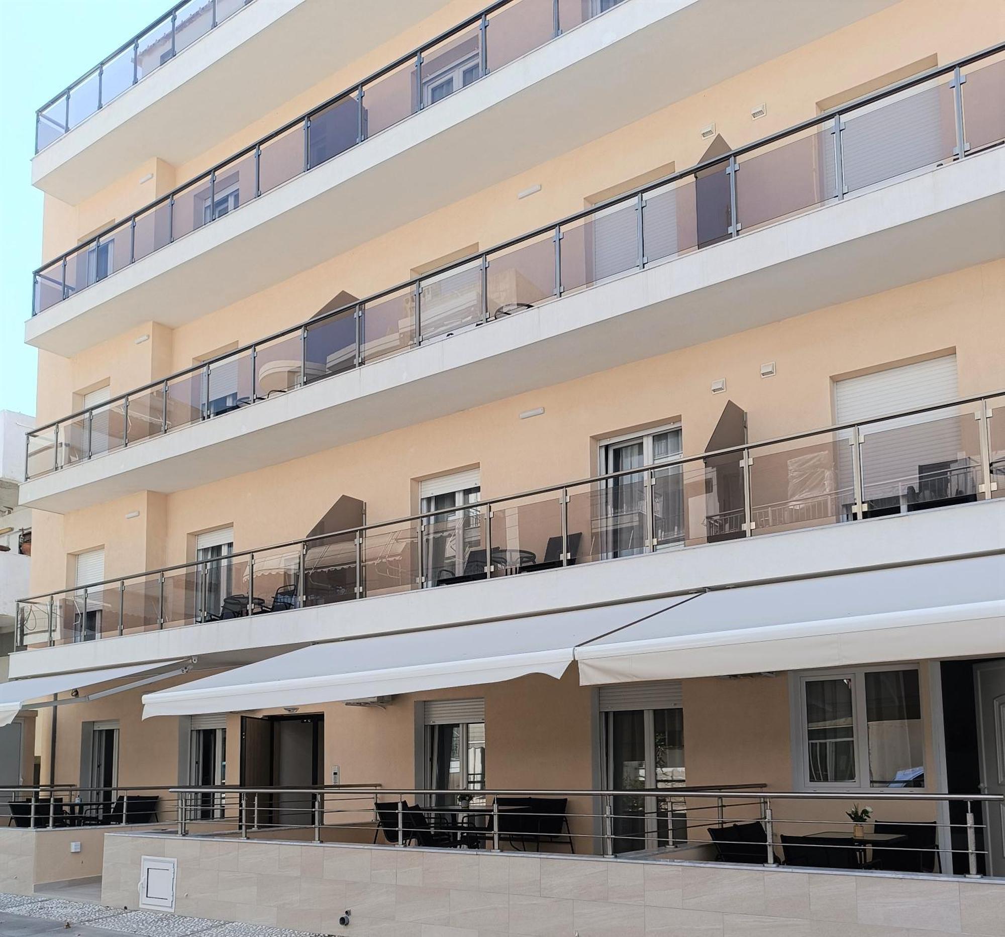 Navarino Luxe Suites Peraía Exterior foto