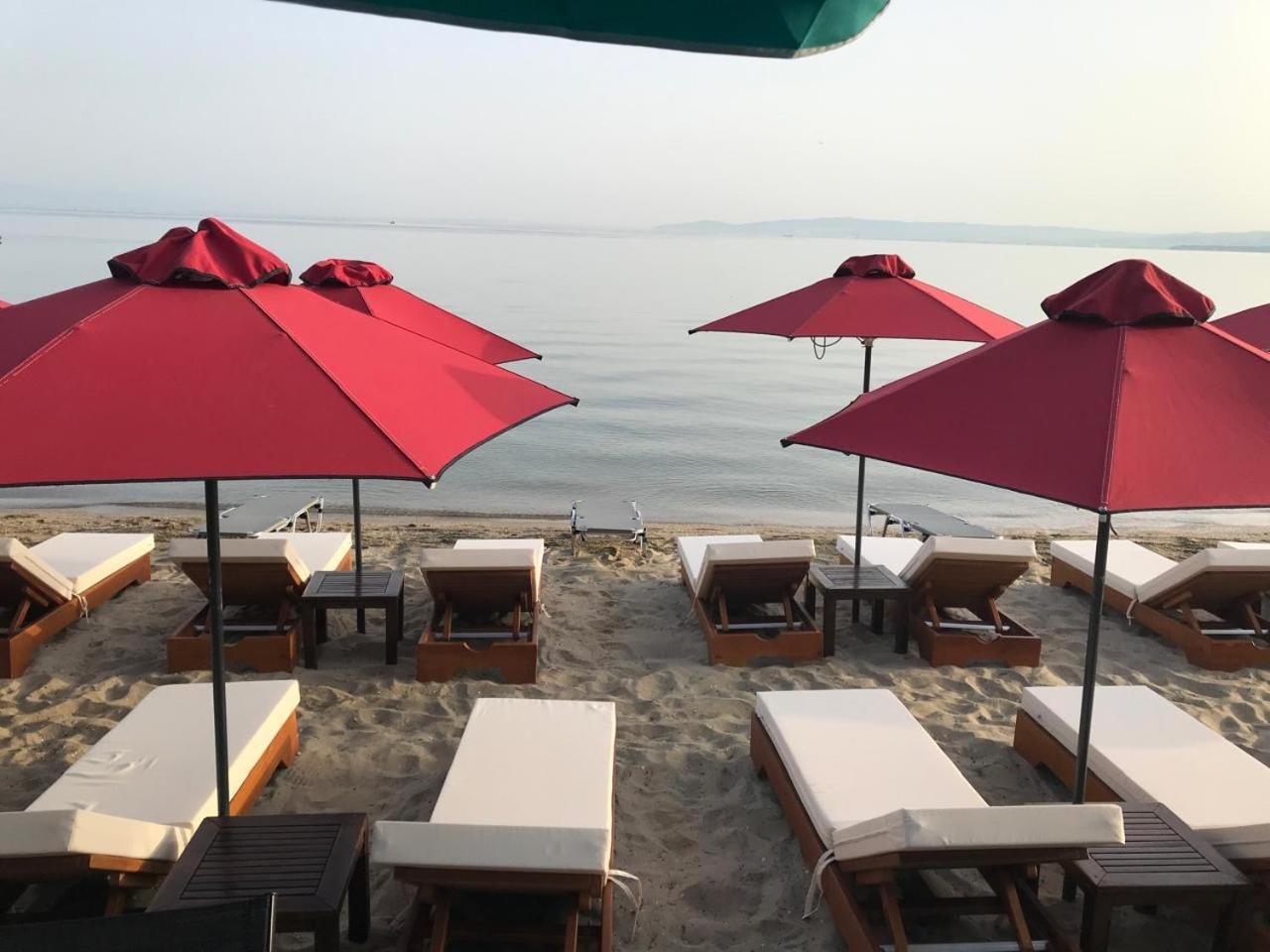 Navarino Luxe Suites Peraía Exterior foto